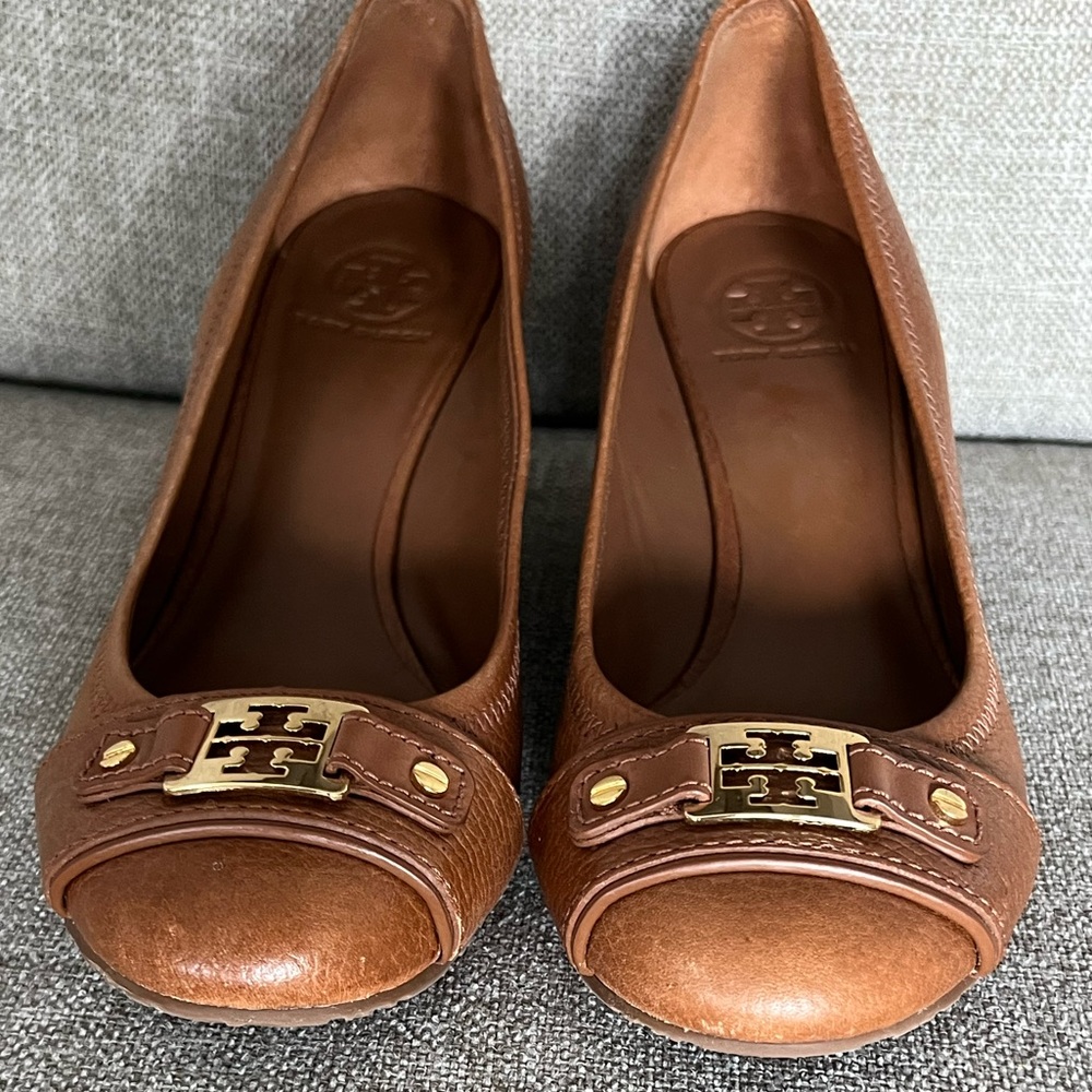 Tory Burch Sally Wedge Heel Sandal 9.5 tan